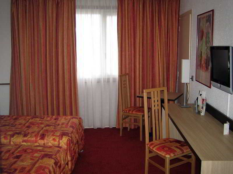Inter-Hotel La Closerie Beaune Beaune  Ruang foto