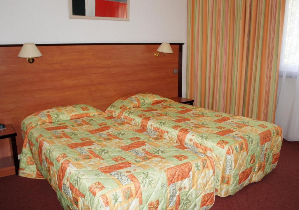 Inter-Hotel La Closerie Beaune Beaune  Ruang foto