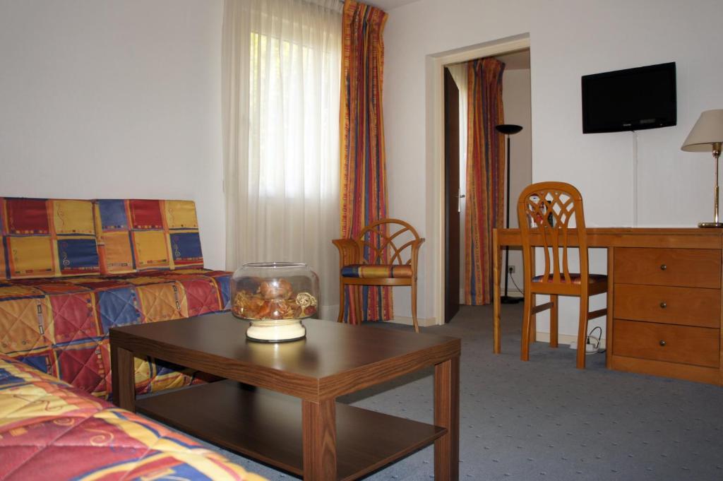 Inter-Hotel La Closerie Beaune Beaune  Ruang foto