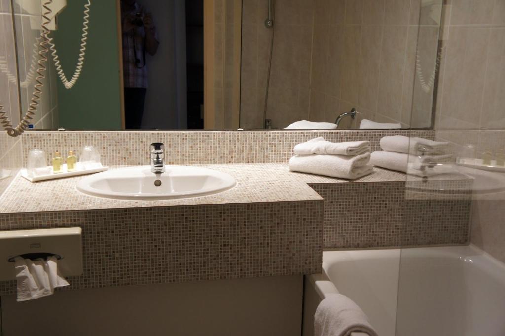 Inter-Hotel La Closerie Beaune Beaune  Bagian luar foto